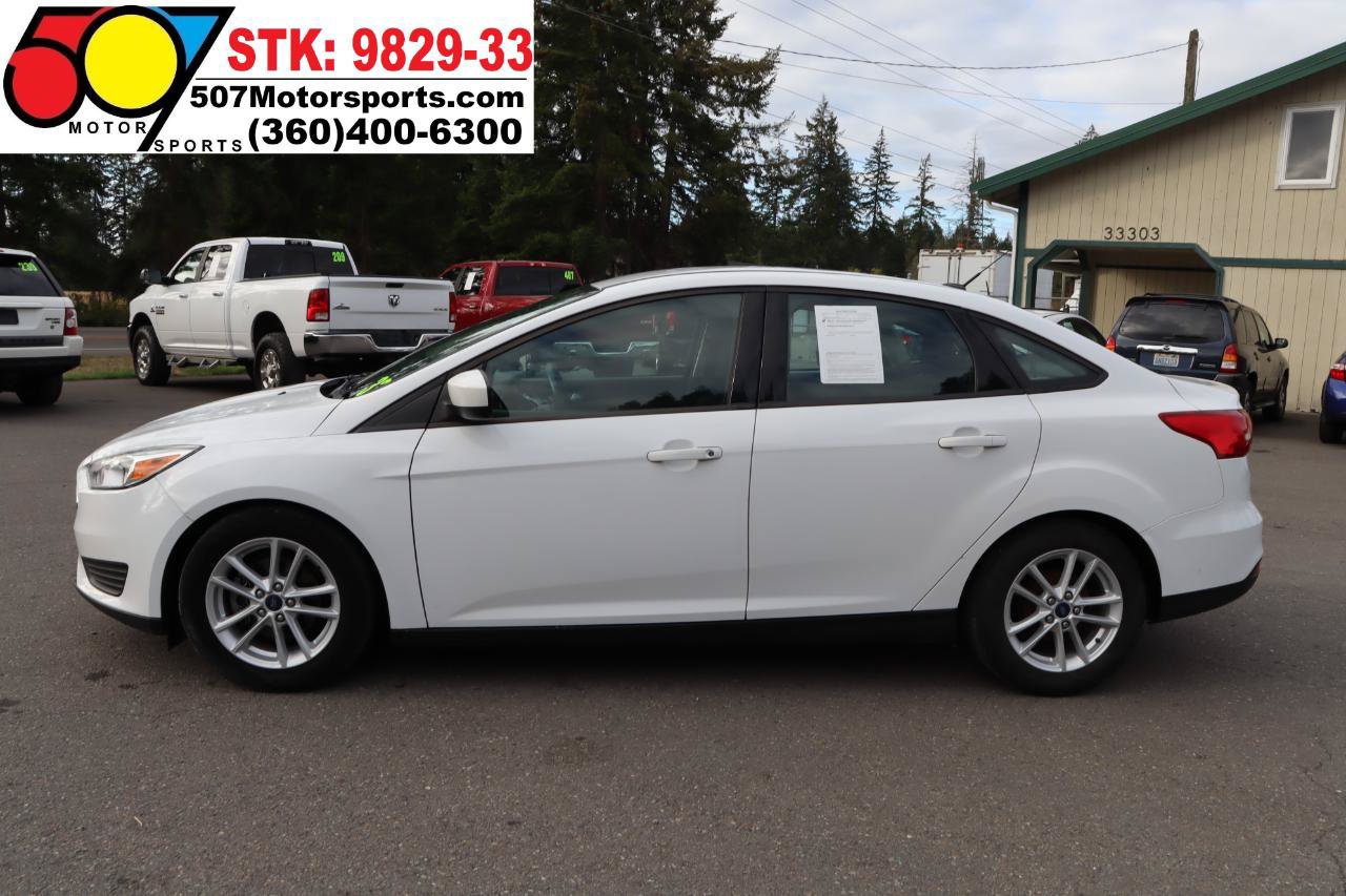 Used 2018 Ford Focus SE FWD image 3