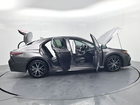 Used 2024 Toyota Camry SE image 60