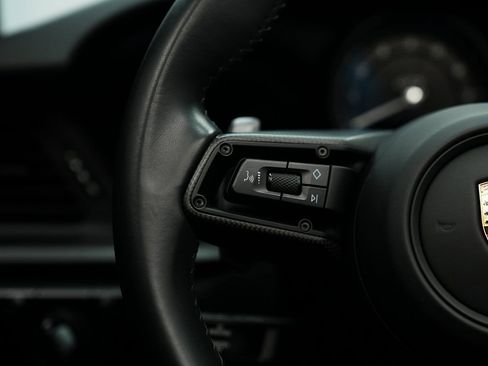 Used 2022 Porsche 911 Targa 4 GTS image 39