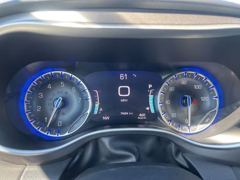 Used 2024 Chrysler Pacifica Touring-L FWD image 26