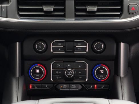 Used 2023 Chevrolet Tahoe Z71 w/ Luxury Package image 18