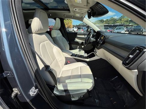 Used 2020 Volvo XC40 T5 Inscription w/ Protection Package image 42