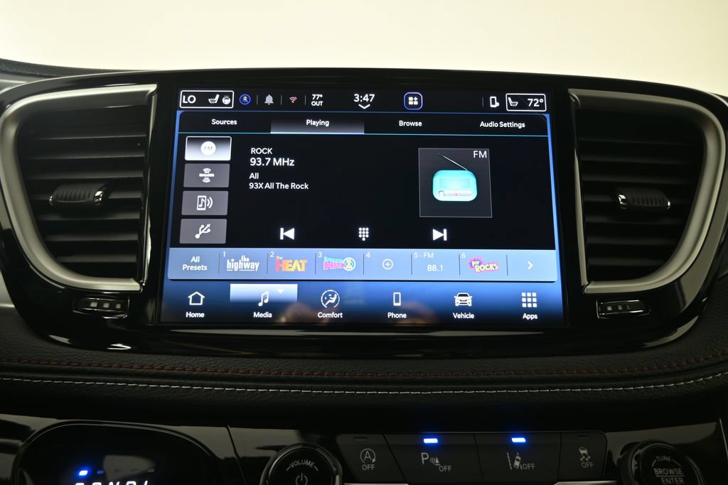 New 2027 Chrysler Pacifica Select AWD/4WD image 25