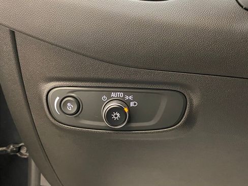 Used 2023 Chevrolet Equinox LT image 29