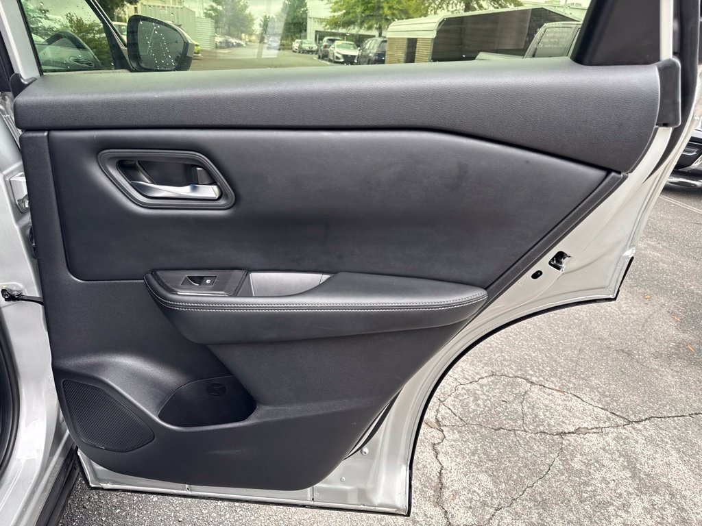 Used 2025 Nissan Rogue SV FWD image 37