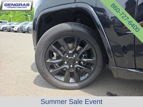 Used 2022 Jeep Grand Cherokee Laredo X AWD/4WD image 14