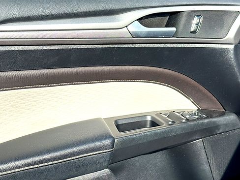 Used 2019 Ford Fusion SE w/ Equipment Group 151A image 16