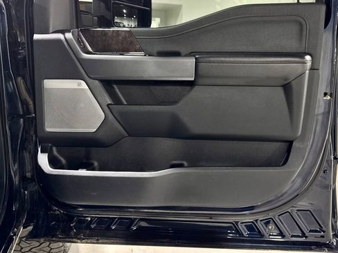 Used 2023 Ford F250 Lariat w/ Chrome Package image 25