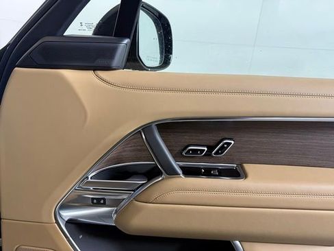 New 2026 Land Rover Range Rover SE image 17