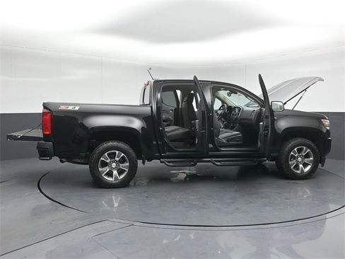 Used 2017 Chevrolet Colorado Z71 image 60