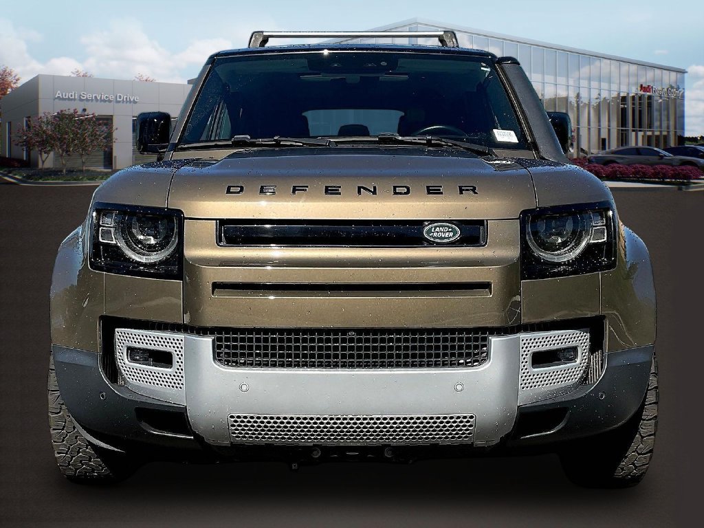 Used 2020 Land Rover Defender 110 HSE AWD/4WD image 2
