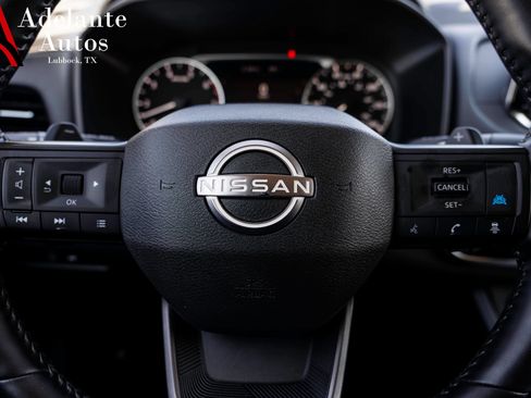 Used 2025 Nissan Rogue SV AWD/4WD image 12