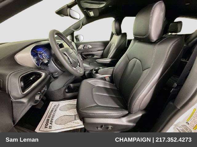 New 2027 Chrysler Pacifica Select AWD/4WD image 19
