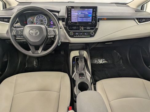 Used 2021 Toyota Corolla LE image 26