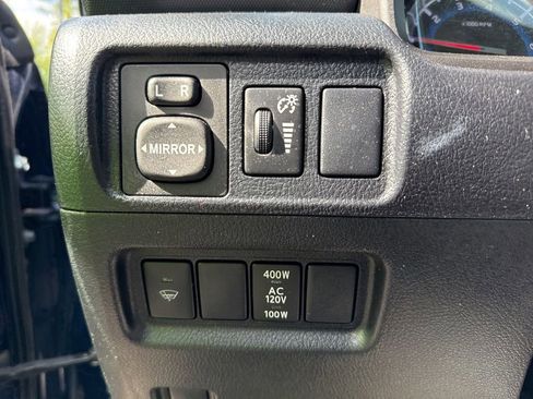Used 2019 Toyota 4Runner TRD Off-Road Premium AWD/4WD image 18