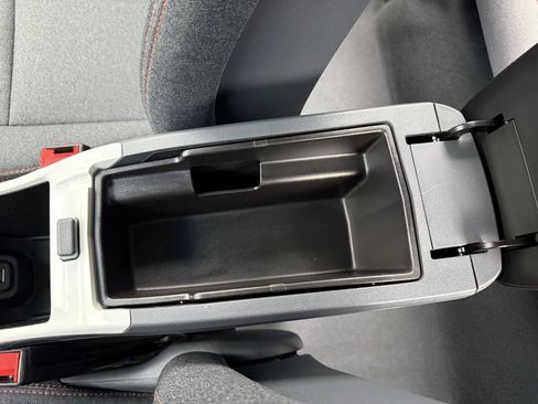 Used 2018 Chevrolet Bolt LT image 39