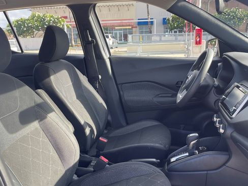 Used 2018 Nissan Kicks S FWD image 16
