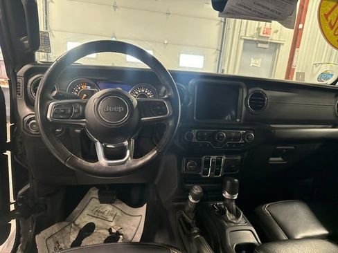 Used 2021 Jeep Wrangler Unlimited Sahara image 29