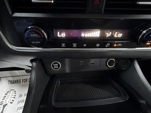 Used 2023 Nissan Rogue SV FWD image 19