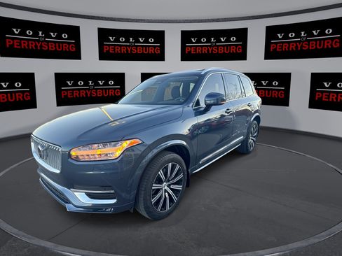Used 2023 Volvo XC90 B6 Plus image 4
