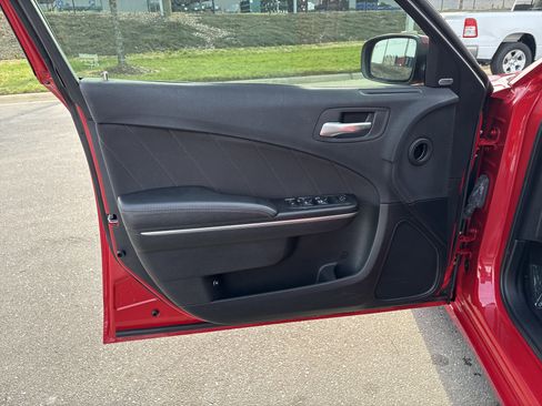 Used 2016 Dodge Charger R/T w/ Navigation & Travel Group image 14