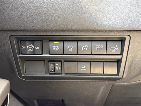 Used 2024 Toyota Tundra Limited image 24