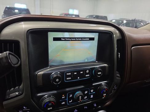 Used 2015 Chevrolet Silverado 1500 High Country w/ High Country Premium Package AWD/4WD image 9