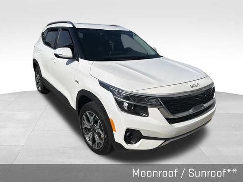Used 2023 Kia Seltos EX AWD/4WD image 3