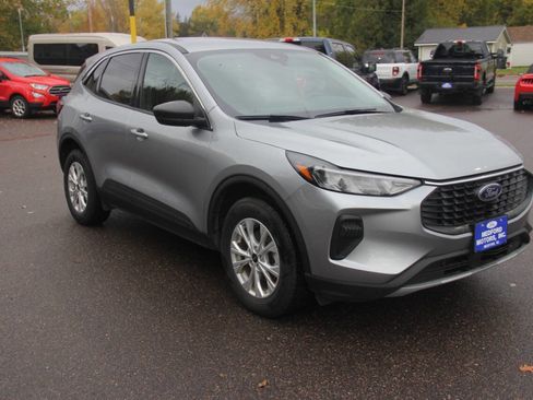 Certified 2024 Ford Escape Active image 9