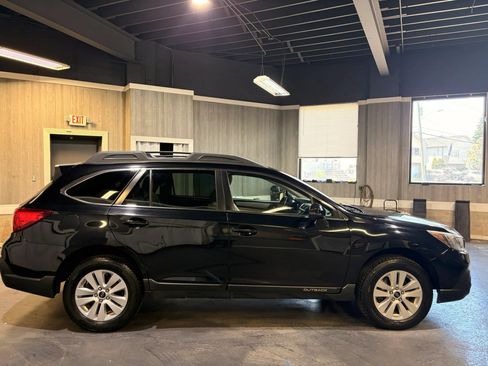 Used 2019 Subaru Outback 2.5i Premium AWD/4WD image 7