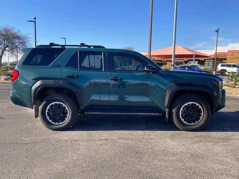 Used 2025 Toyota 4Runner TRD Off-Road image 3