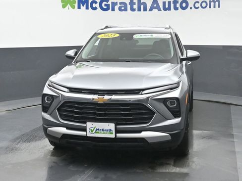 Used 2025 Chevrolet TrailBlazer LT w/ Driver Confidence Package image 5