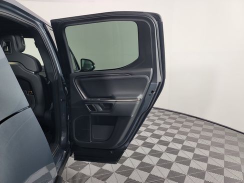 Used 2022 Rivian R1T Adventure AWD/4WD image 19