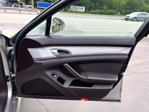 Used 2010 Porsche Panamera S image 15