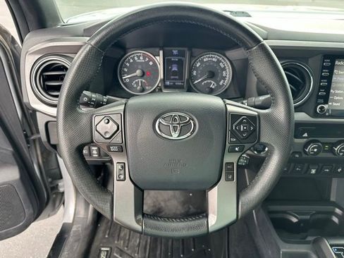 Used 2020 Toyota Tacoma TRD Off-Road w/ Technology Package AWD/4WD image 6