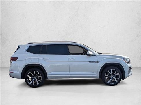 Used 2024 Volkswagen Atlas SEL Premium R-Line image 4