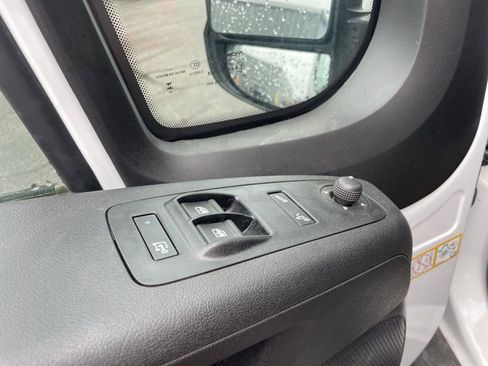 Used 2025 RAM ProMaster 2500 w/ Convenience Group image 19