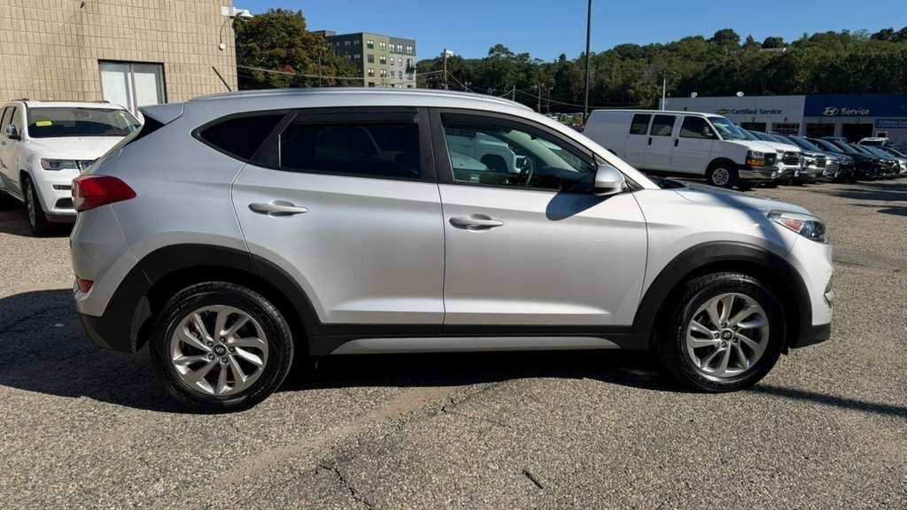 Used 2017 Hyundai Tucson SE w/ SE Popular Package 02 AWD/4WD image 8
