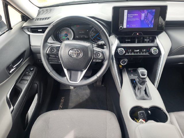 Used 2024 Toyota Venza LE AWD/4WD image 25