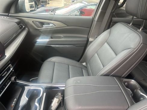 Used 2026 Chevrolet Traverse LT w/ Sun and Wheel Package image 12