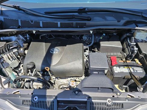 Used 2017 Toyota Sienna XLE Premium FWD image 26
