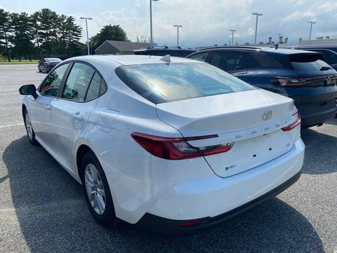 Used 2026 Toyota Camry LE FWD image 5