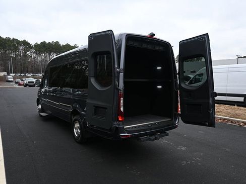 Used 2022 Mercedes-Benz Sprinter 3500 image 30