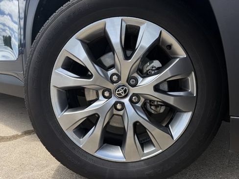 Certified 2025 Toyota Grand Highlander FWD image 10
