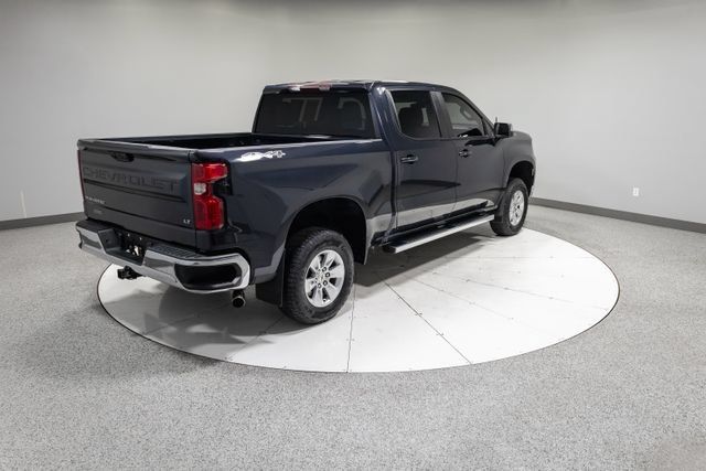Used 2022 Chevrolet Silverado 1500 LT AWD/4WD image 29