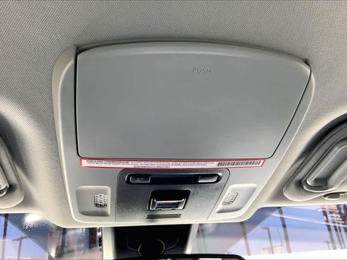 Used 2022 Toyota Camry LE w/ Carpet Mat Package (TMS) FWD image 31