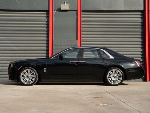 Used 2023 Rolls-Royce Ghost image 10