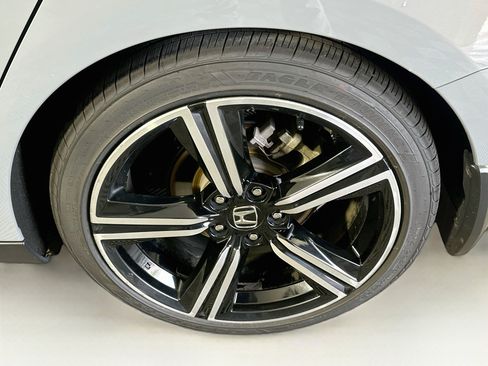Used 2024 Honda Accord Sport image 11