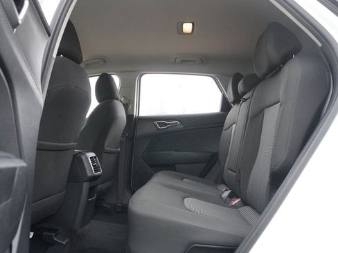 Used 2023 Kia Sportage LX image 32