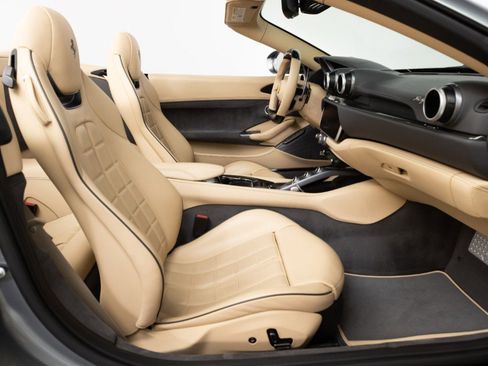 Certified 2019 Ferrari Portofino image 59